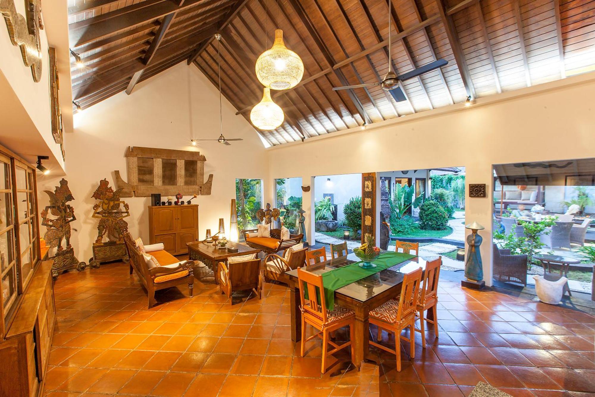 Villa Chantal-intimate In *
