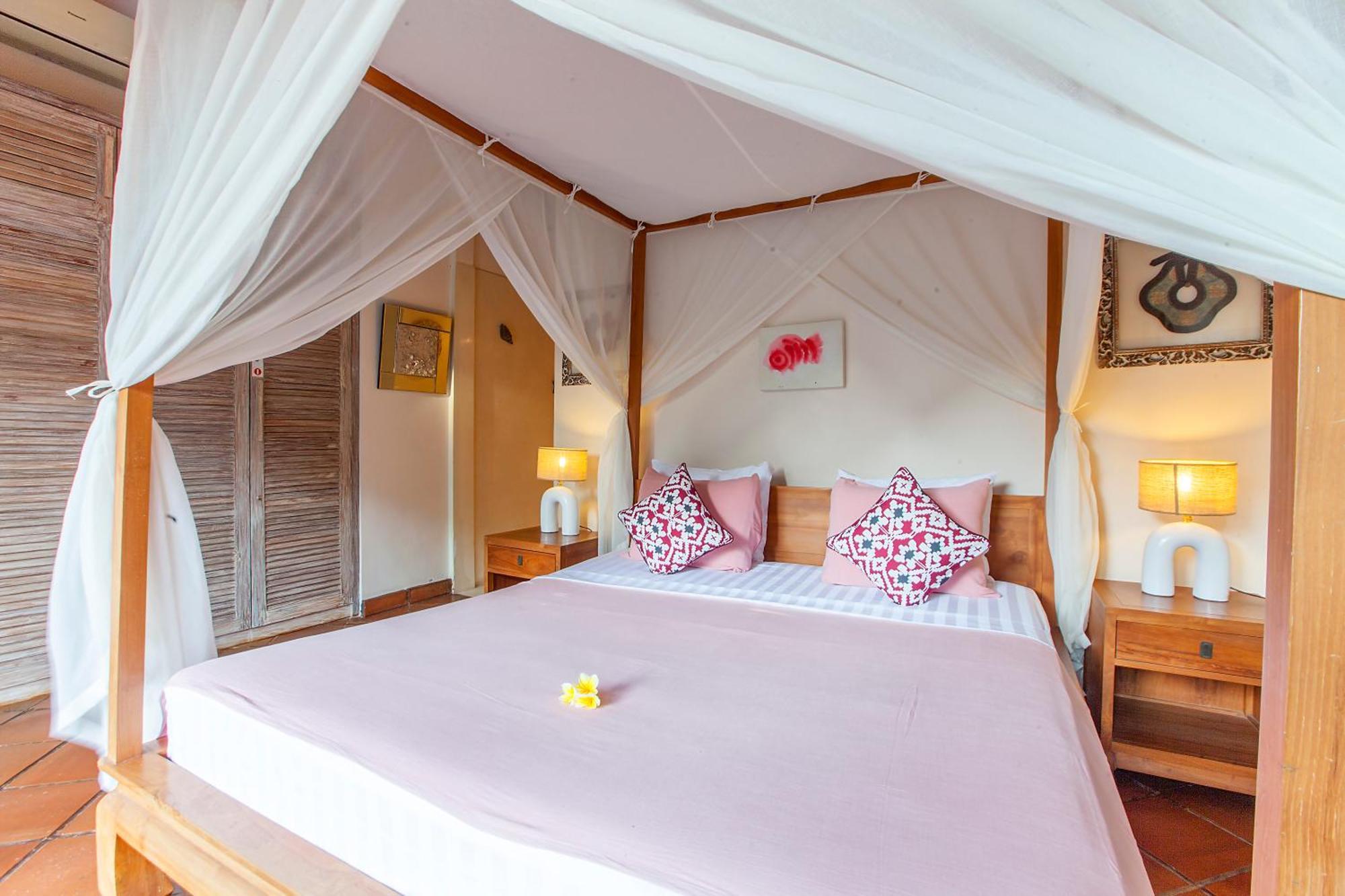 Villa Chantal-intimate In *
